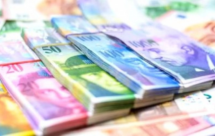 Švicarski franak oslabio, ulagače ohrabrili pregovori Rusije i Ukrajine