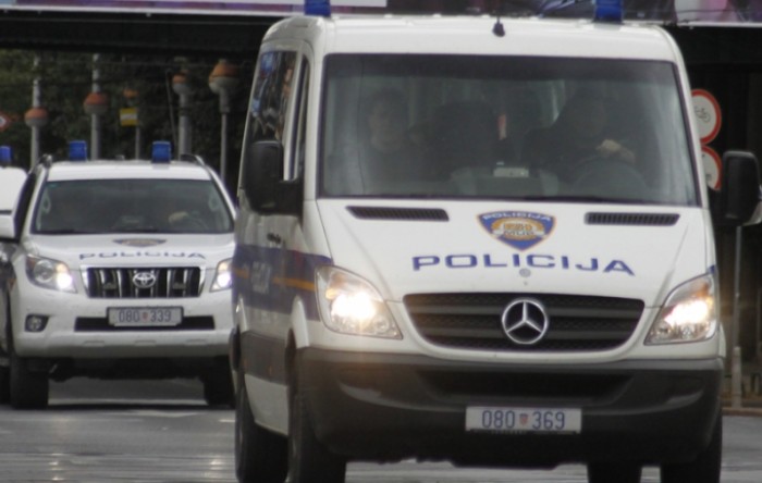 Splitska policija odgovara: Mi nismo zvijeri, prijetili su da će nas zaklati staklenim bocama