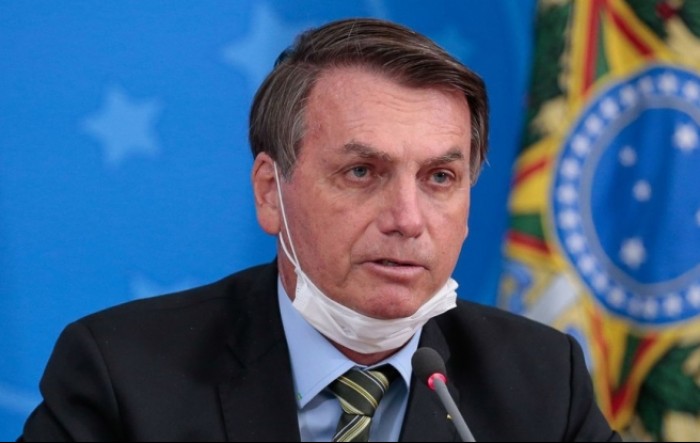 Bolsonaro prijetio novinaru da će ga odalamiti po gubici