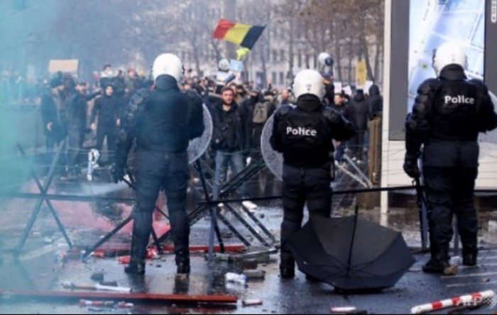 Sukobi na prosvjedima protiv covid mjera u Bruxellesu