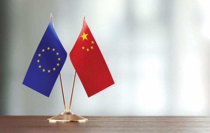 EU i Kina pokušat će smiriti napetosti na videosamitu