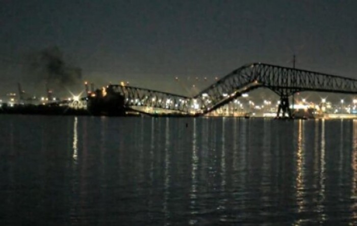 Veliki brod udario u most u Baltimoreu i srušio ga