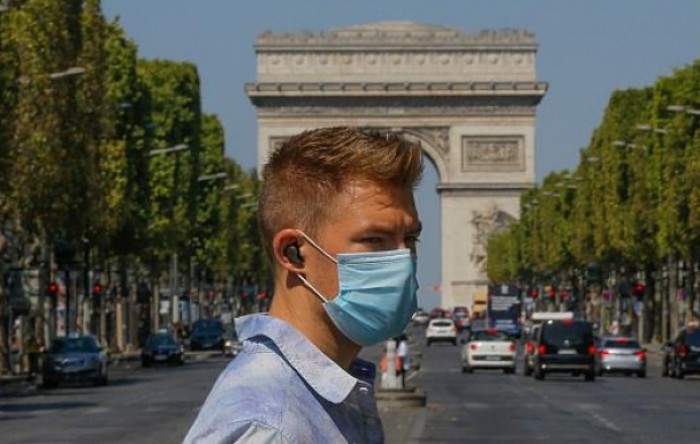 Od petka u Parizu obvezne maske