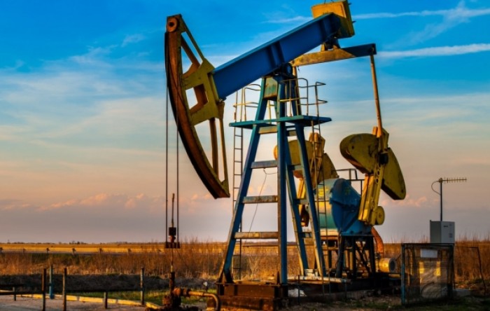 Cijene nafte porasle prema 56 dolara, ulagači se uzdaju u Kinu i državne mjere