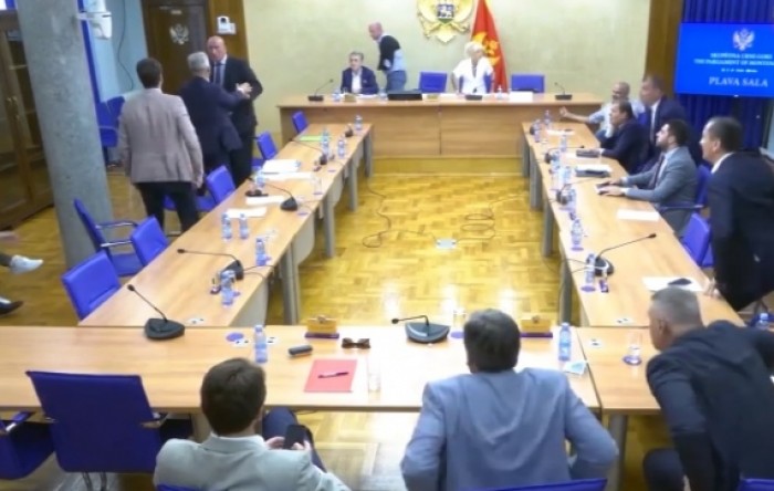 Spriječen fizički obračun u crnogorskom parlamentu zbog Belivuka