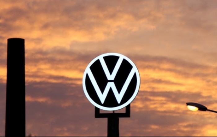 Volkswagen povlači 38.000 automobila zbog problema s papučicom kočnice