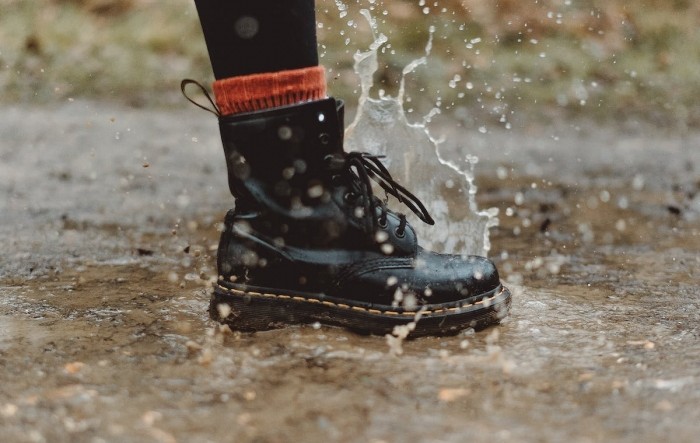 Gdje najpovoljnije kupiti cipele za kišu?