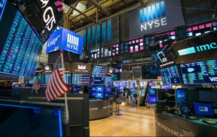 Wall Street: Indeksi pali, sve izglednije dulje razdoblje visokih kamata