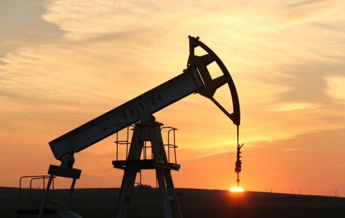 Cijene nafte porasle iznad 43 dolara, trgovci prate smanjenje opskrbe
