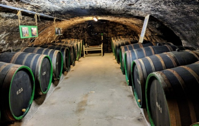 Korona prepolovila prodaju vina u Hrvatskoj