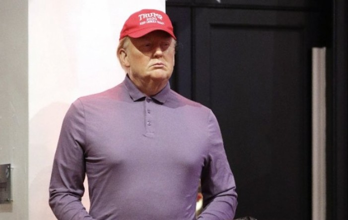 Londonski Madame Tussauds preodjenuo Trumpovu voštanu figuru u golfera