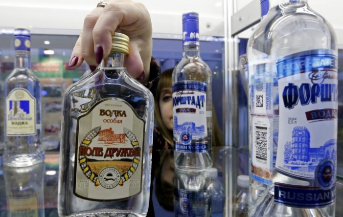 U Rusiji zbog koronavirusa skočila prodaja votke i viskija