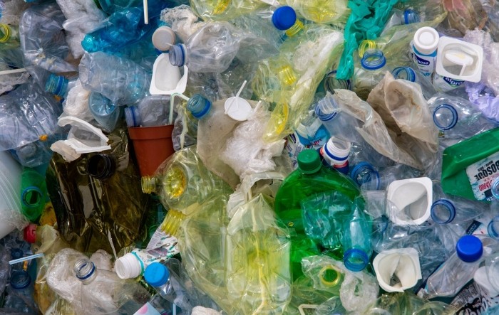 Nestašica reciklirane plastike u sektoru bezalkoholnih pića