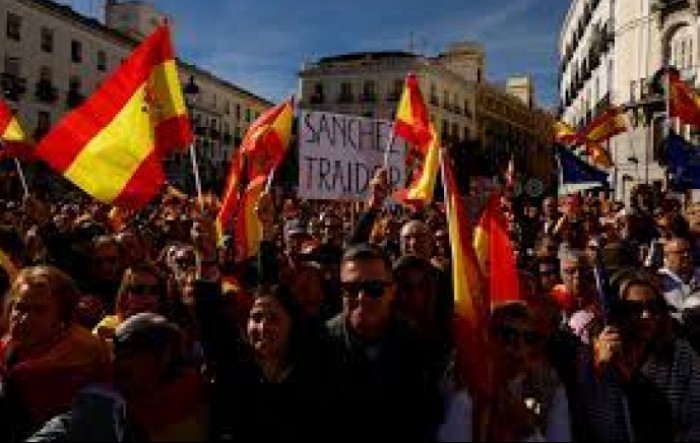 Na ulicama Španjolske do dva milijuna prosvjednika ogorčenih premijerom Sanchezom