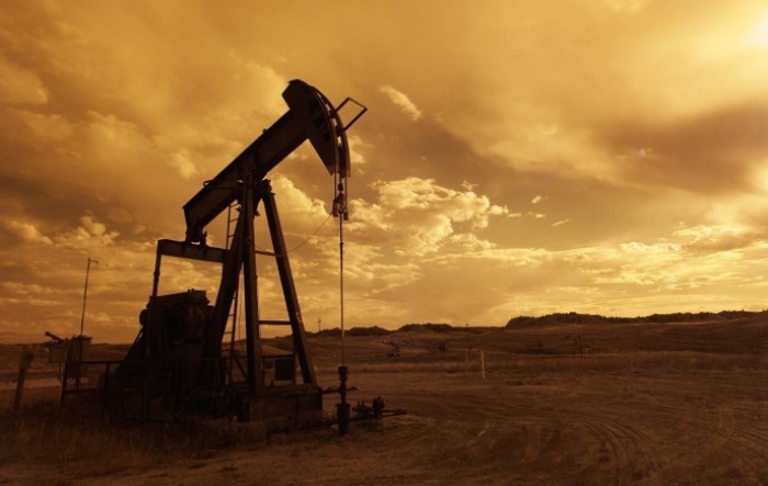 Cijene nafte kliznule prema 76 dolara