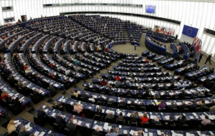 Osoblje EP-a i zastupnici upozoreni da ne piju vodu iz bočica
