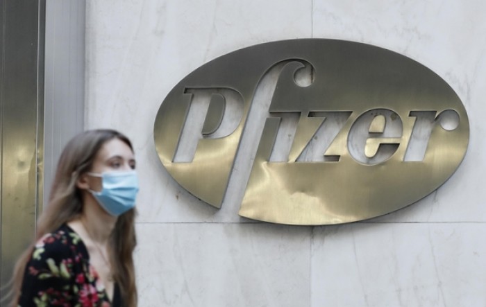 Problemi za Pfizer: Dvoje zdravstvenih radnika dobilo alergijske reakcije na cjepivo