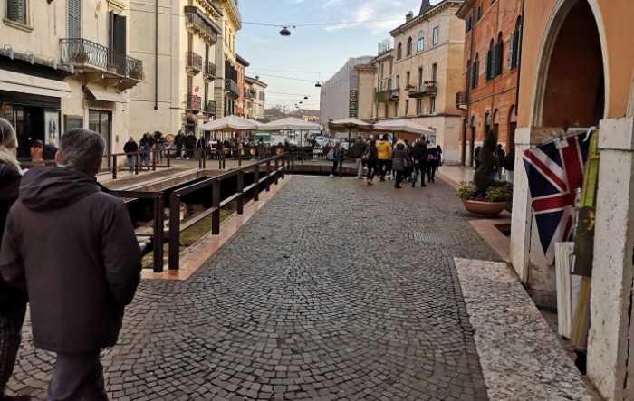Građanima Srbije preporučeno da ne putuju u Italiju