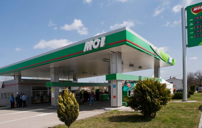 MOL završio prodaju 39 benzinskih postaja Shellu