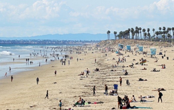 Stanovnici južne Kalifornije vraćaju se na plaže