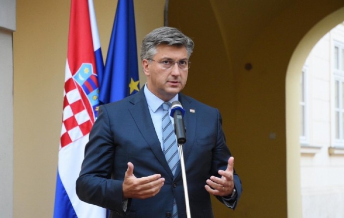 Plenković u Slavonskom Brodu: Učinit ćemo što god treba da pomognemo unesrećenima