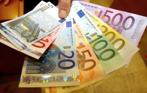 Euro oslabio zbog neizvjesnosti oko Grčke