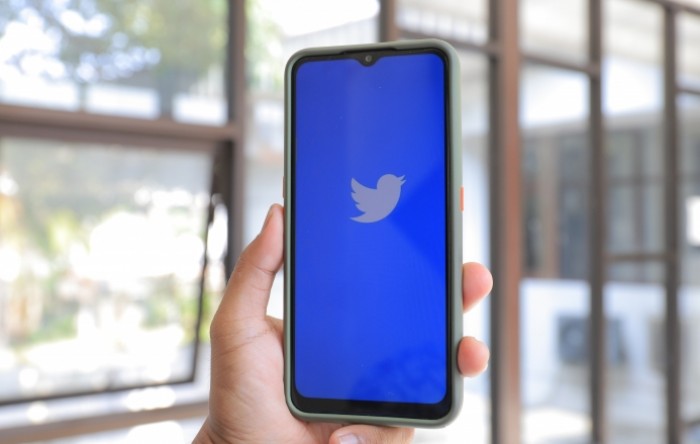 Novi vlasnik Twittera suočen sa službenim upozorenjem regulatora i s ostavkama