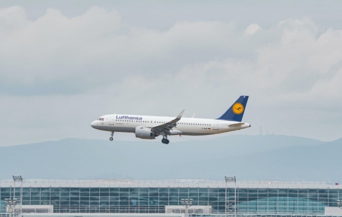 Lufthansa smanjila gubitak u 2021.