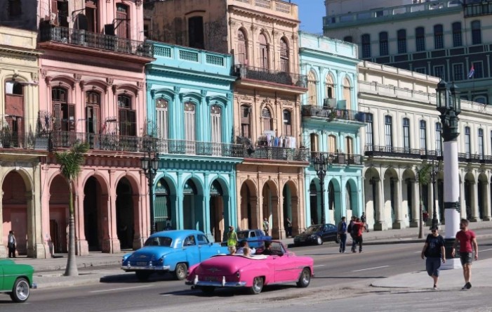 Kuba ukida porez na dolare
