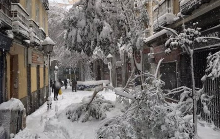 Španjolska vlada proglasila Madrid zonom katastrofe zbog snijega