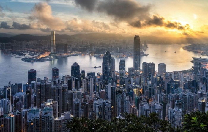 Britanija razmatra put ka državljanstvu za tri milijuna stanovnika Hong Konga