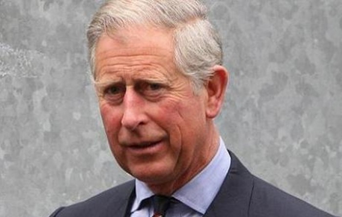 Princ Charles pozitivan na koronavirus