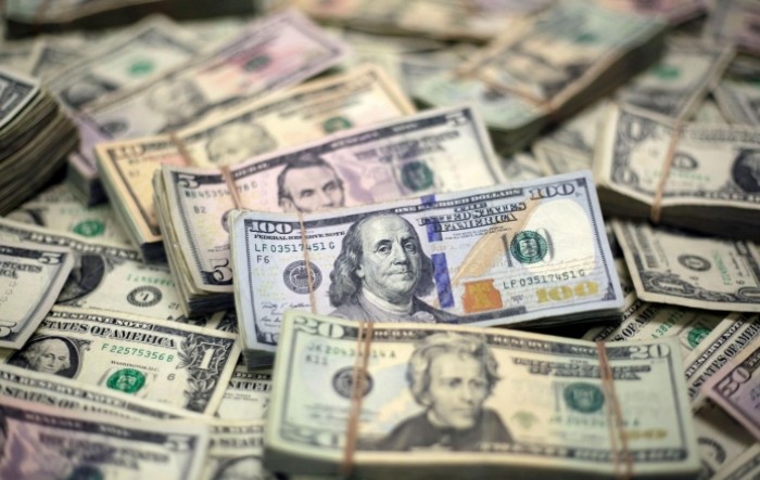 Dolar oslabio prema košarici valuta; rizičnija imovina na dobitku