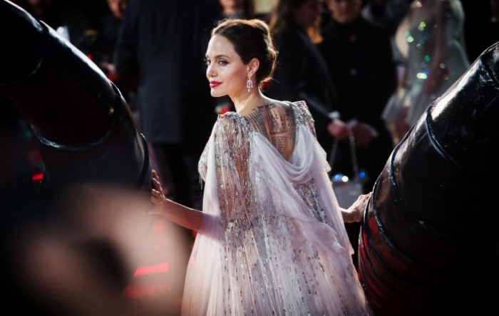 Angelina Jolie prodaje platno Winstona Churchilla, dar Brada Pitta