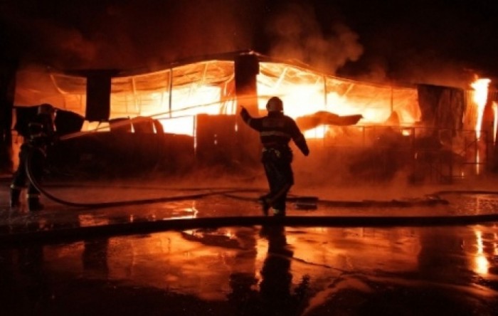 Molotovljevim koktelima zapaljeno sedam kladionica u Uskoplju