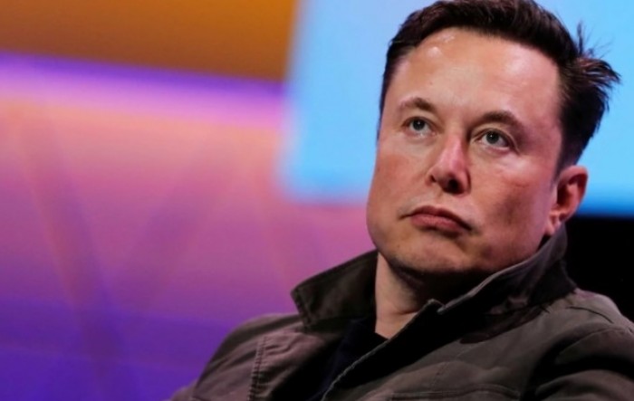 Musk najavljuje da će Tesla proizvoditi i električne brodove i avione