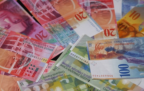 Franak na novim rekordnim razinama prema dolaru i euru
