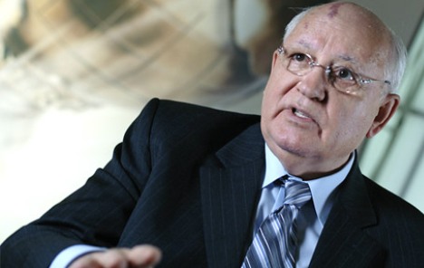 Gorbačov pozvao Putina da podnese ostavku