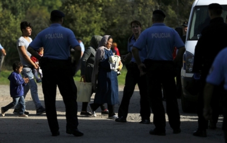 Guardian: Hrvatska policija tuče i pljačka migrante koji dolaze iz BiH