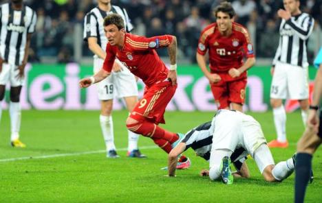 Mandžukić i Bayern uvjerljivi, Barcelona jedva preko PSG-a
