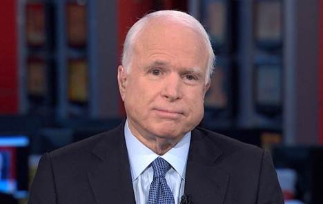 Preminuo senator John McCain