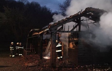 Uhićeni vlasnici doma u Andraševcu u kojem je izgorjelo šestero ljudi