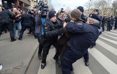 Incident na prosvjedu u Savskoj, kolona zaustavljena