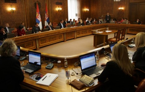 Vlada Srbije odlučila, minimalac ostaje 121 dinar po satu